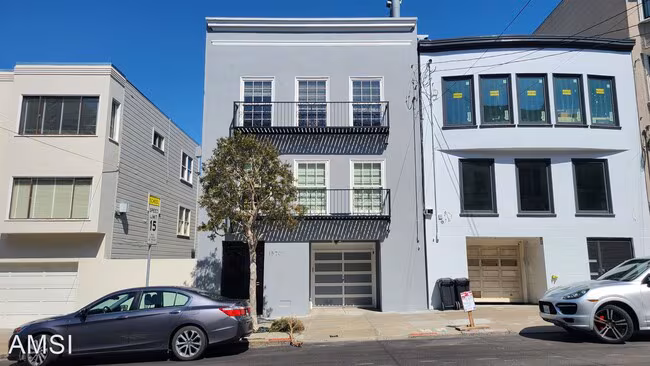 1572 Green Street
