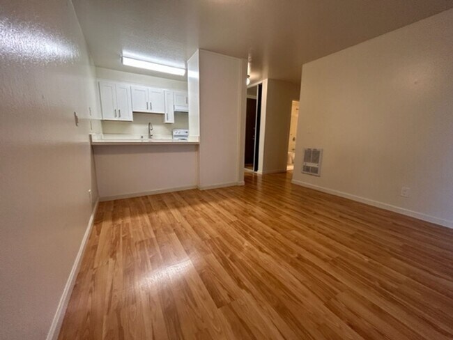 551 Jean St, Oakland (Condo)