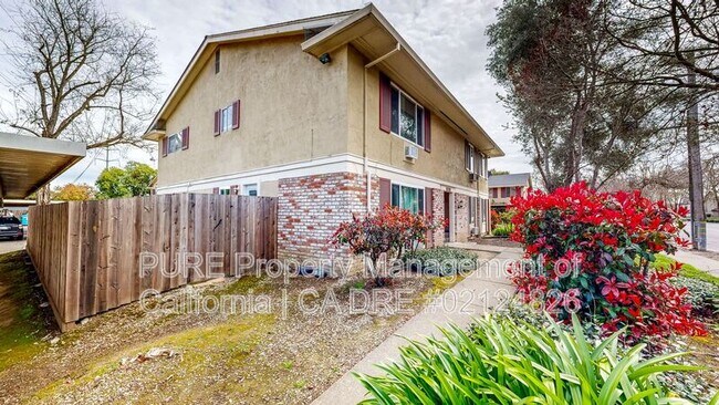 300 Stony Point Rd Santa Rosa, CA 95401