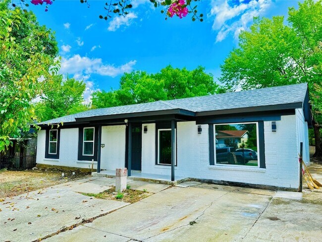 740 Bimebella Ln Dallas, TX 75211