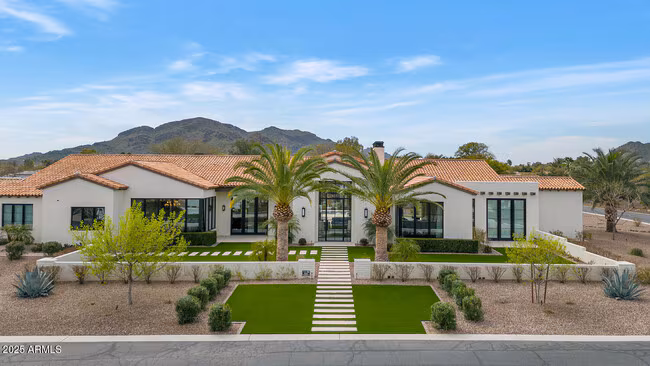 5353 E Sanna St Paradise Valley, AZ 85253