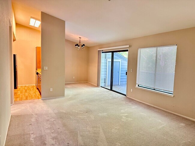 Move in Ready Condo in Dublin