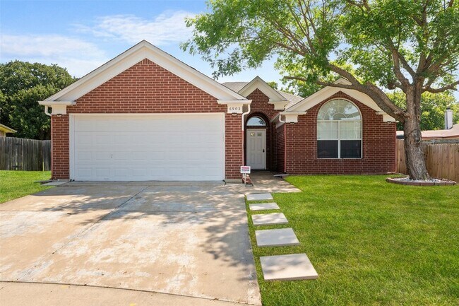 6903 Hawaii Ln Arlington, TX 76016