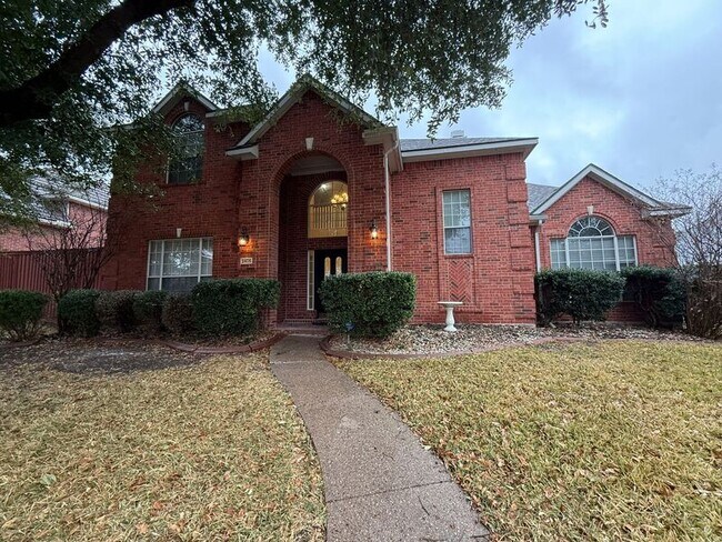 2405 Hopkins Dr Plano, TX 75025