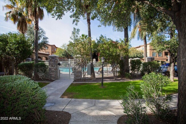 1920 E Bell Rd Phoenix, AZ 85022