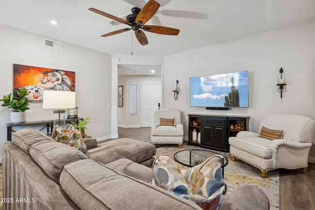 15050 N Thompson Peak Pkwy Scottsdale, AZ 85260