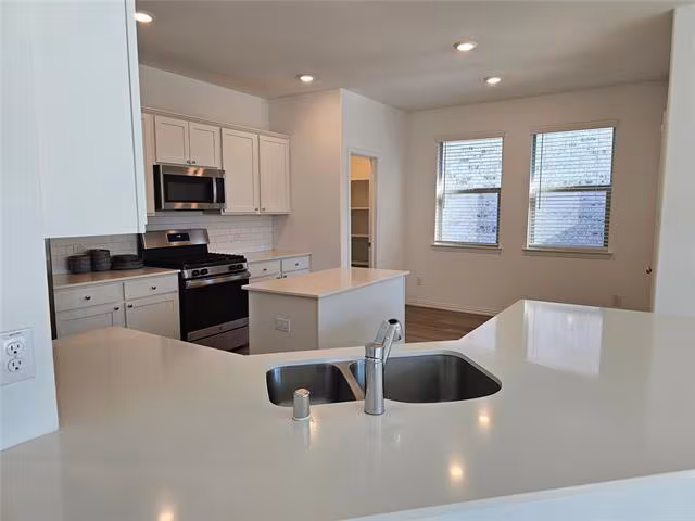 1103 Sassafras Dr Princeton, TX 75407