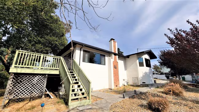 22694 Valley View Drive