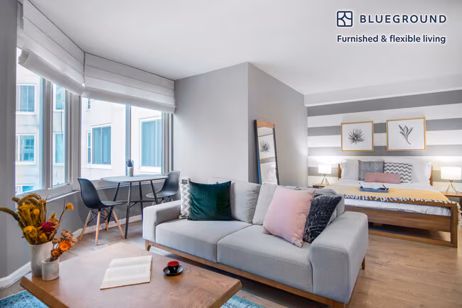 240 Lombard St San Francisco, CA 94111