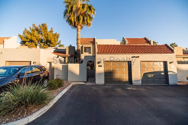 2524 S El Paradiso Mesa, AZ 85202