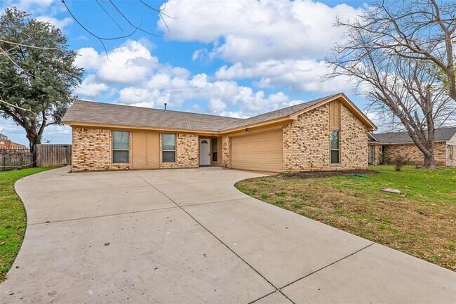 2909 Lake Park Drive