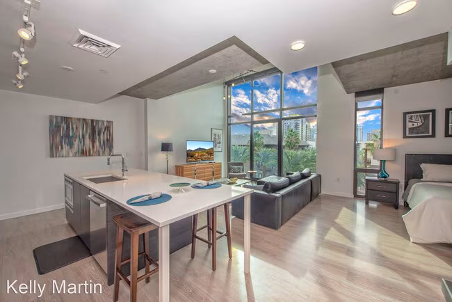 100 W Portland St Phoenix, AZ 85003