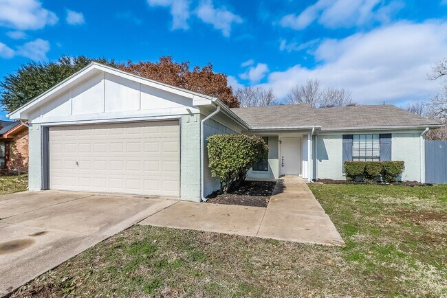 3713 Longstraw Dr Fort Worth, TX 76137