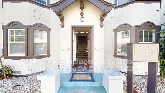 422 Humboldt St Santa Rosa, CA 95404