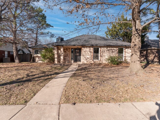 2409 Brookside Dr Rowlett, TX 75088