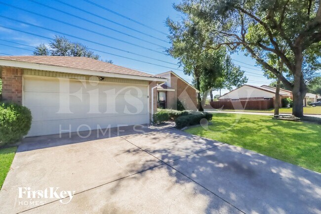 4317 Coventry Dr Grand Prairie, TX 75052