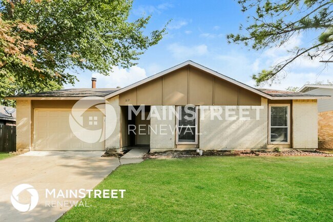 817 Sandalwood Ln