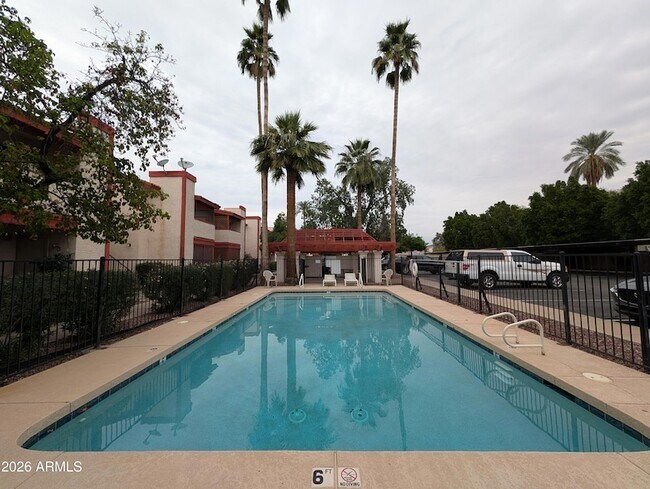 4211 E Palm Ln Phoenix, AZ 85008