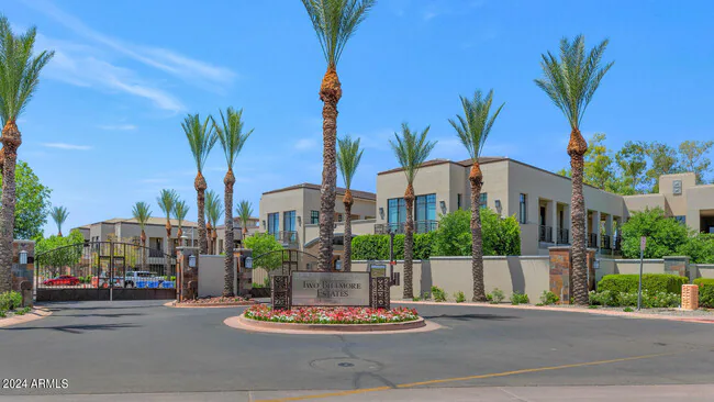 2 Biltmore Estates Dr Phoenix, AZ 85016