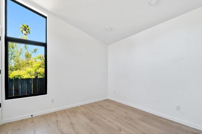 1570 7th Ave Santa Cruz, CA 95062