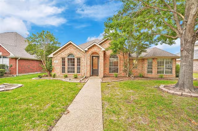 1211 Greenway Drive
