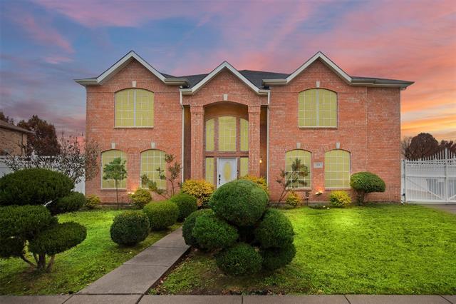 808 Sabona Dr DeSoto, TX 75115