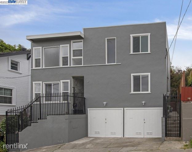 3318 Elliot Street