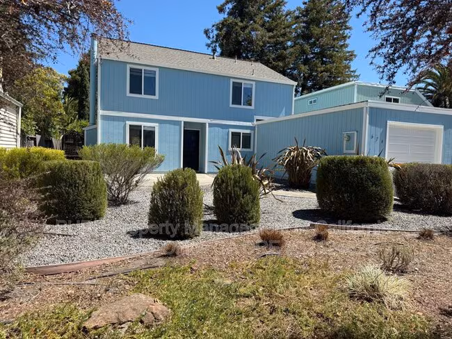 624 Nikki Dr Petaluma, CA 94954
