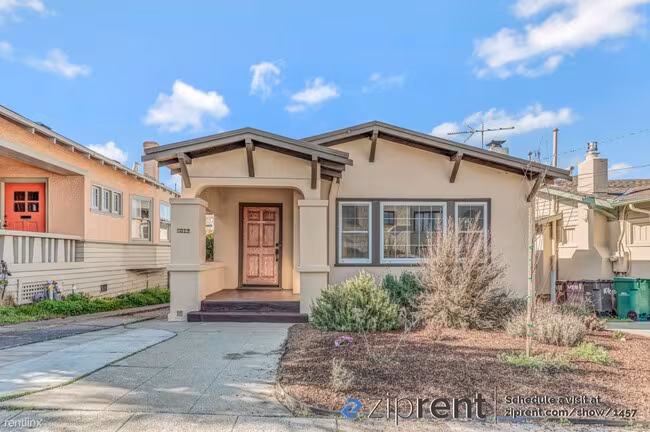 1012 Ventura Avenue