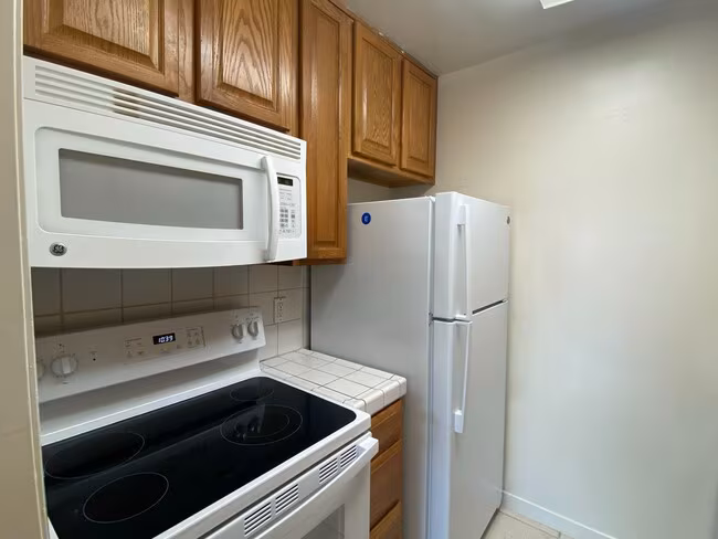 7 Captain Dr Emeryville, CA 94608