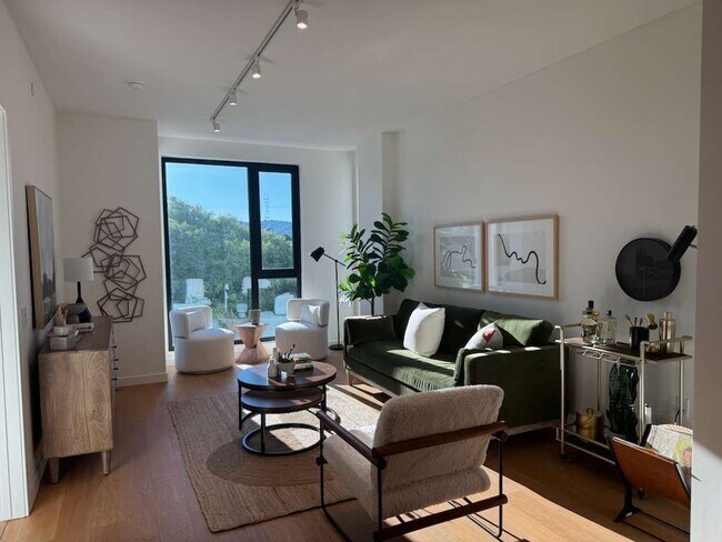 395 6th St San Francisco, CA 94103