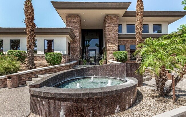 6900 E Princess Dr Phoenix, AZ 85054