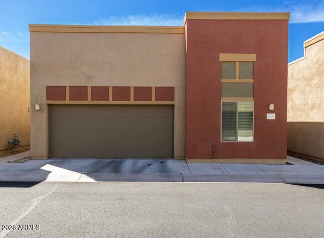 3113 East Danbury Road