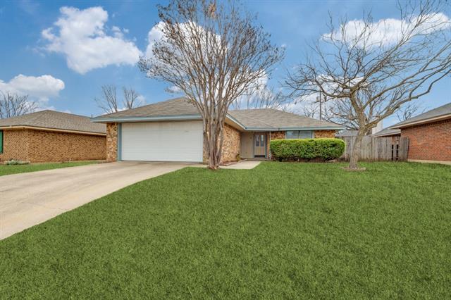 821 Hillside Dr Cedar Hill, TX 75104