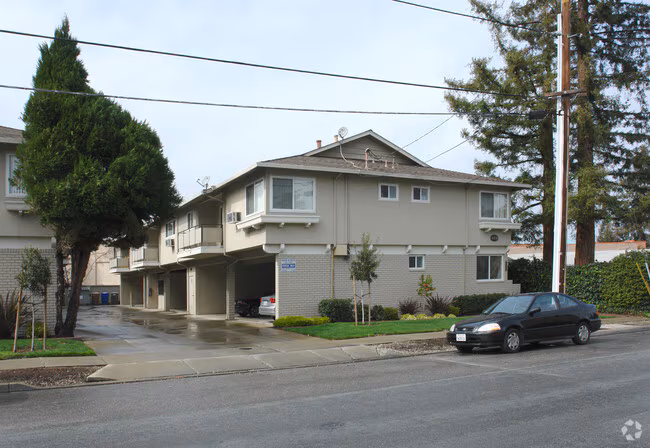 119 - 908-914 Rich Ave
