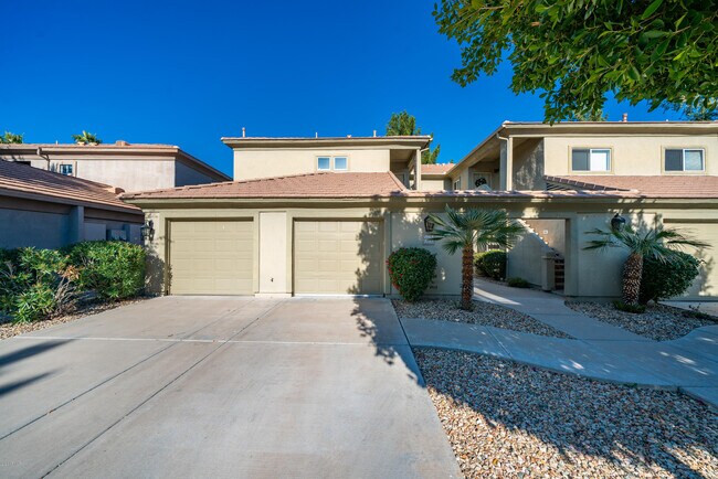 7401 W Arrowhead Clubhouse Dr Glendale, AZ 85308