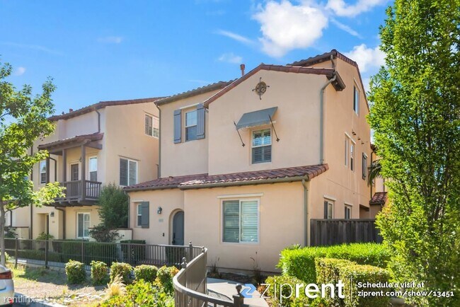 467 Crab Apple Terrace