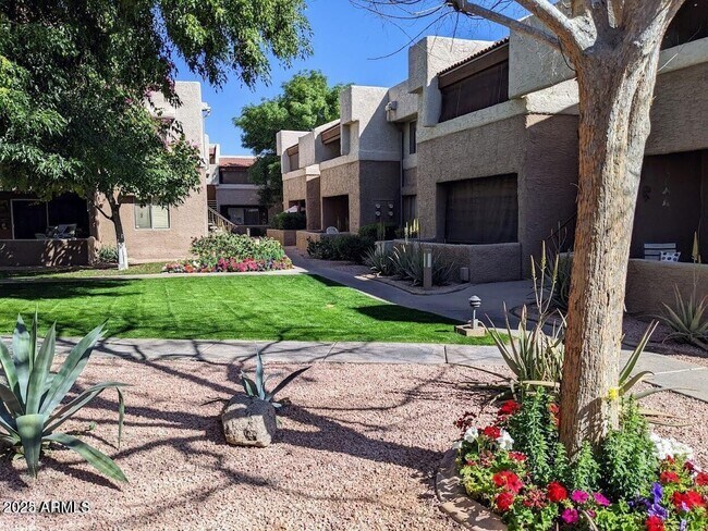 4554 E Paradise Village Pkwy N Phoenix, AZ 85032