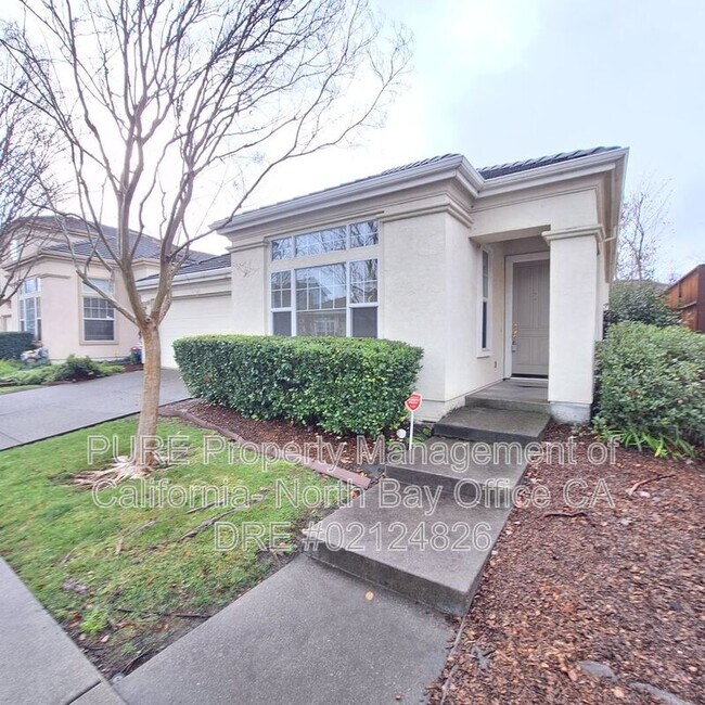 1887 Mallard Ln Petaluma, CA 94954