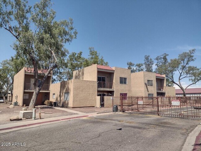 2838 E Marconi Ave Phoenix, AZ 85032