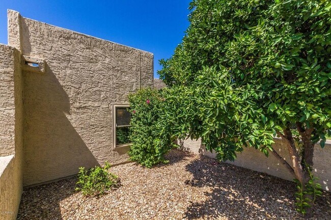 7848 E BONITA Drive