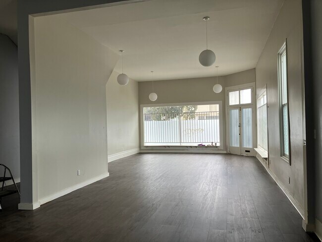 4538 Martin Luther King Jr Way, Oakland (Apartment)