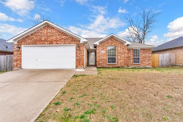 324 Kingfisher Ln Arlington, TX 76002
