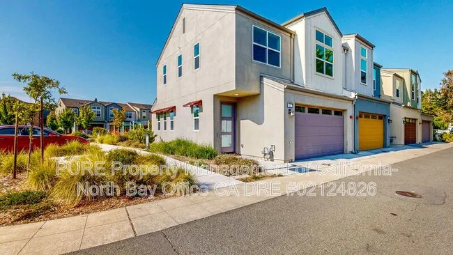43 Myrsine Wy Santa Rosa, CA 95407