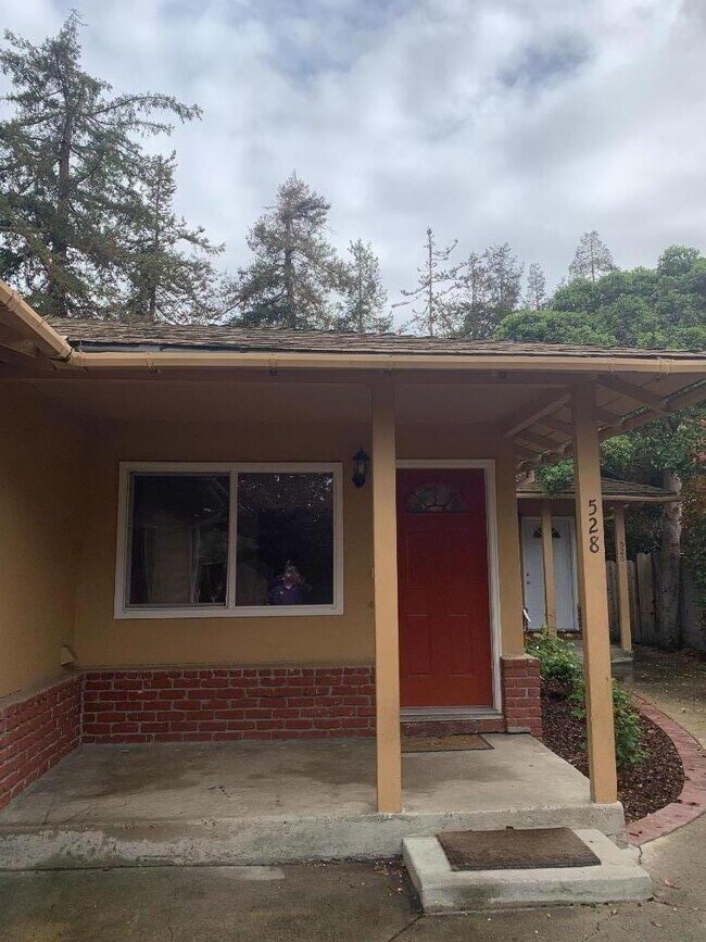 528 North Fair Oaks Avenue