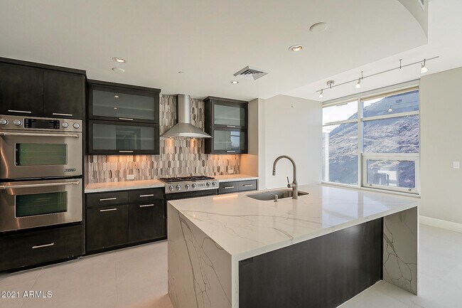 140 E Rio Salado Pkwy Tempe, AZ 85281