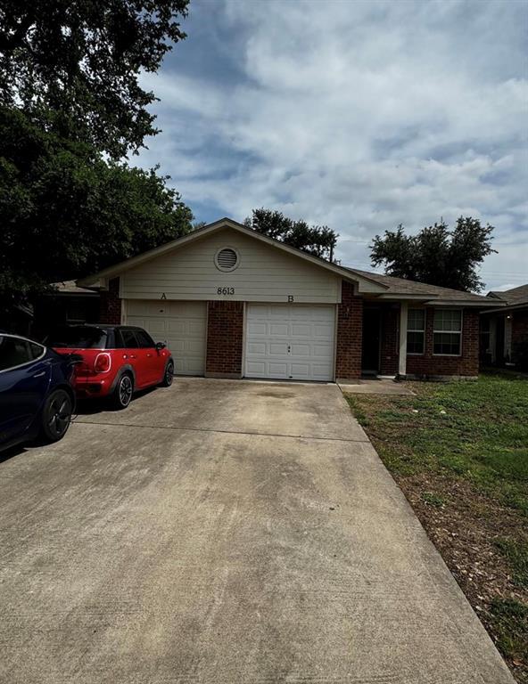 8613 Talyne Chaise Circle