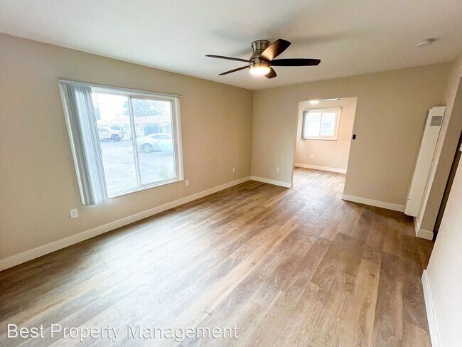 745 Fargo Ave