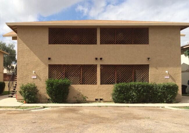 1908 N Spring Mesa, AZ 85203