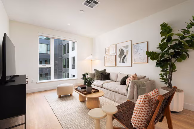 1 Adrian Ct Burlingame, CA 94010